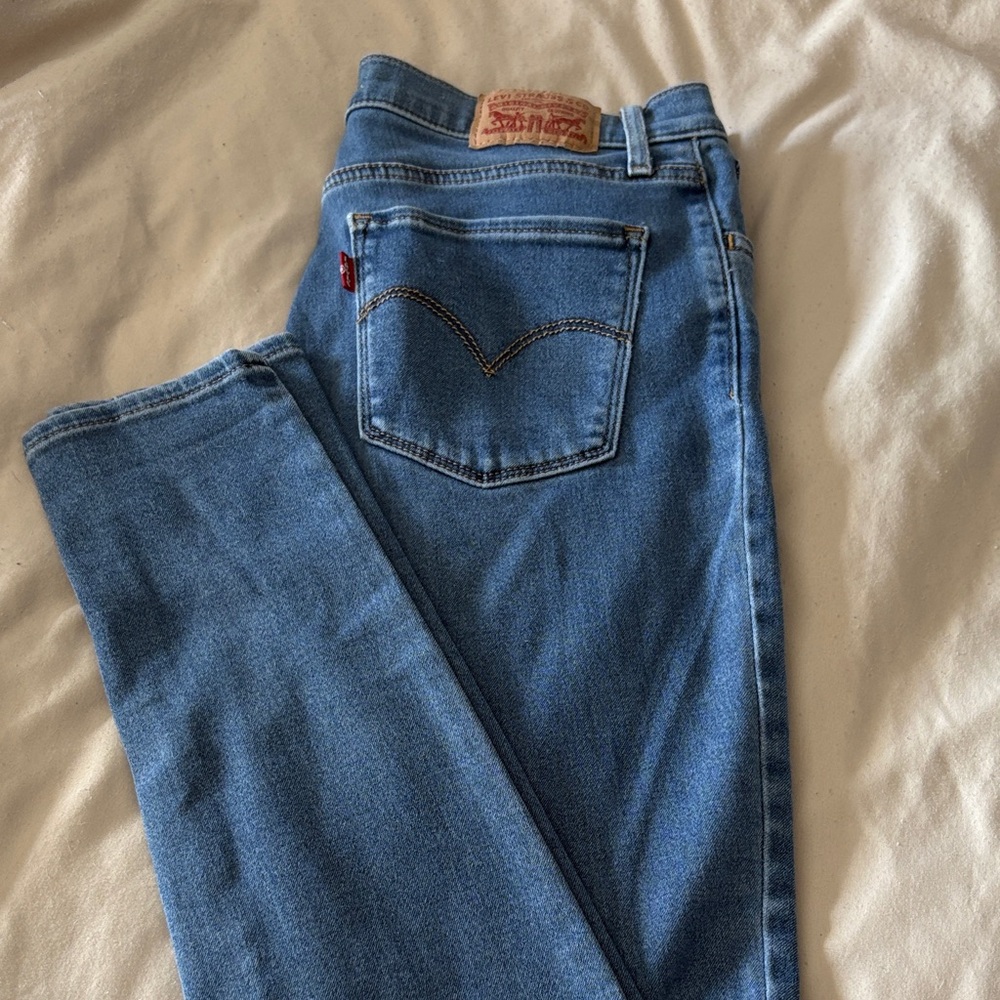 Women’s Levi’s Blue Denim Jeans